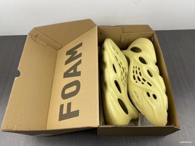 Sulfur Adidas Foam Yeezy RNNR GV6775 1026